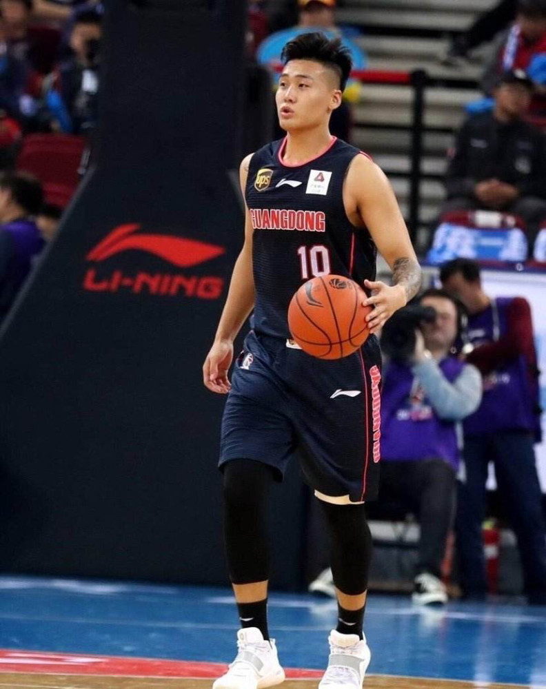 风云突变！塞维利亚窗口期回应争议，CBA季后赛版图或变，底气十足，资深球员宣示担当的简单介绍-英雄联盟下载